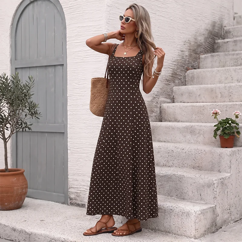 

2026 Summer New Retro Beach Style Long Dress with Strapless V-neck and Waist-Slimming Design