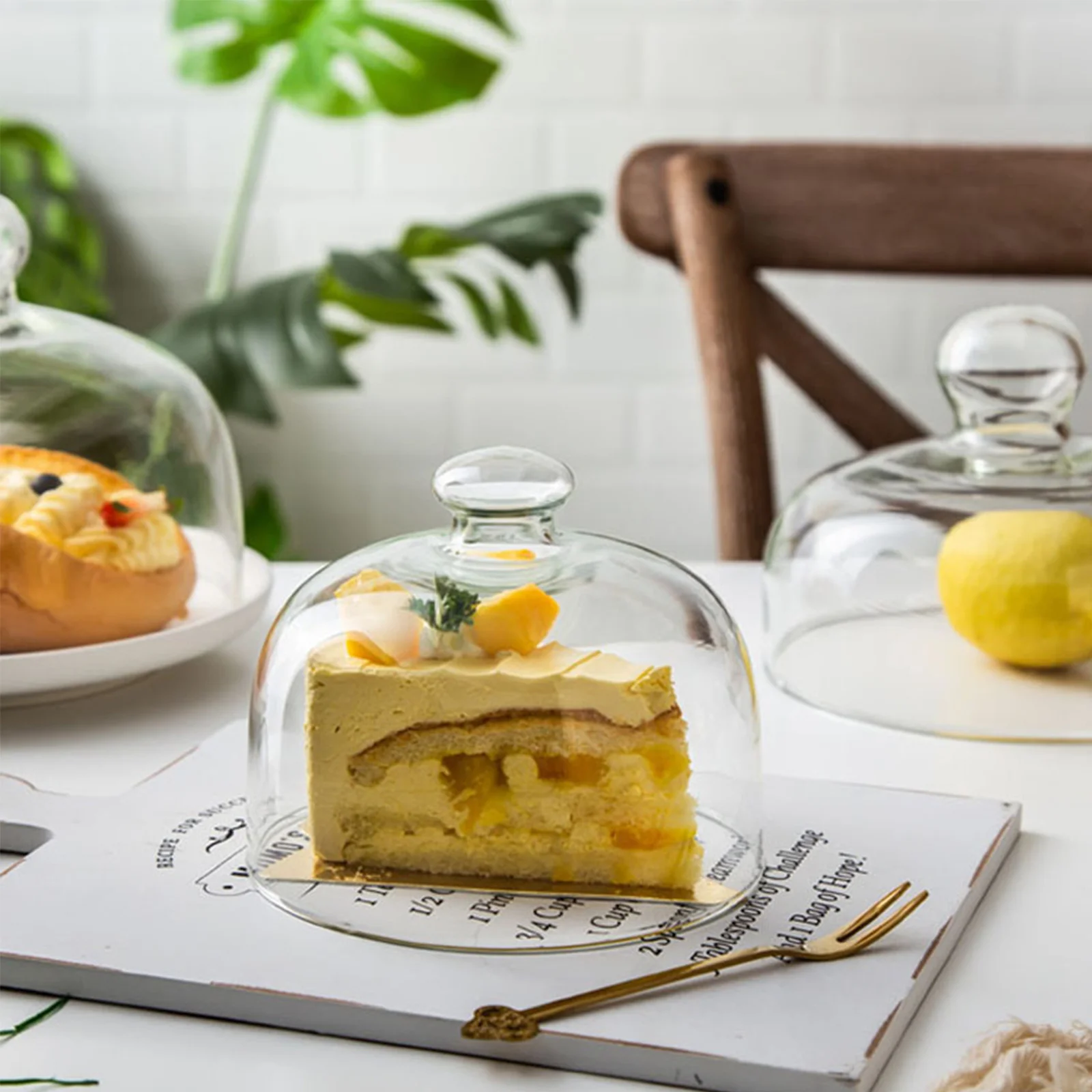 

1Pcs Elegant Glass Cake Dome Cover Dust Protector for Baked Goods Fresh Storage Transparent Food Cover 13Cm 11Cm