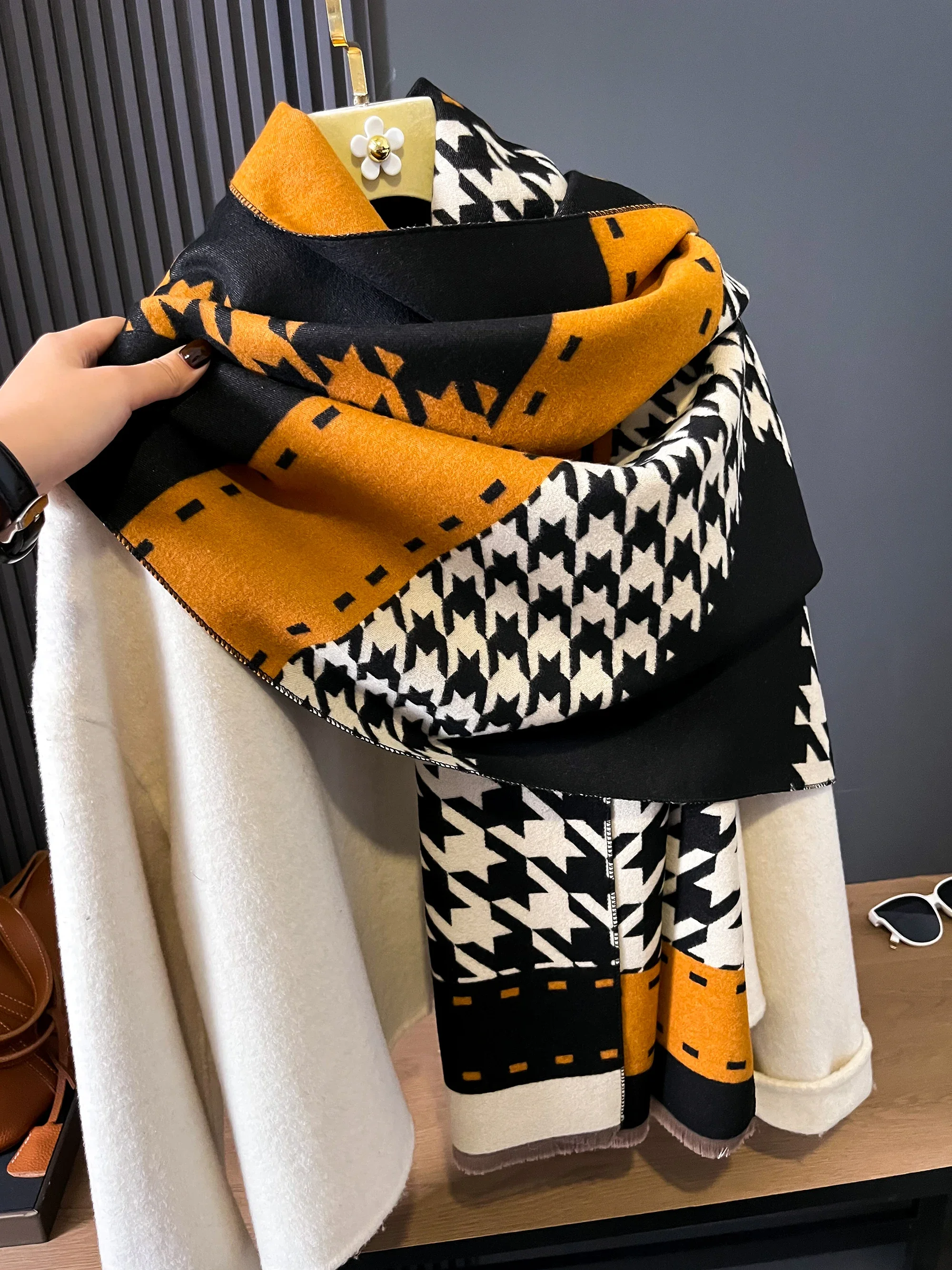 

Luxury Cashmere Sacarf For Women Houndstooth Thick Winter Blanket With Tassel Large Shawl And Wrap Bufanda Warm Mantilla