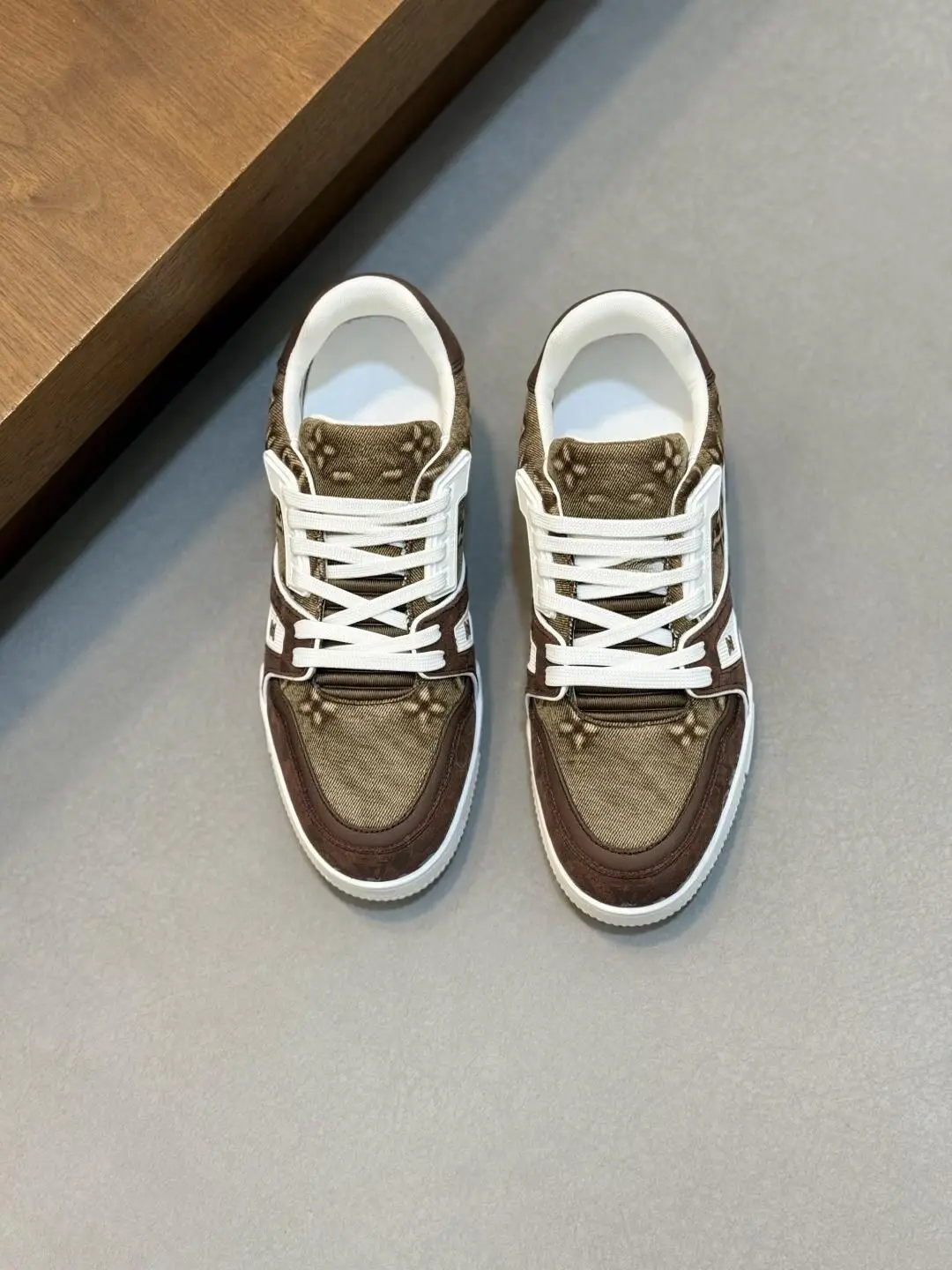 Sneakers casual unisex con texture jacquard retrò