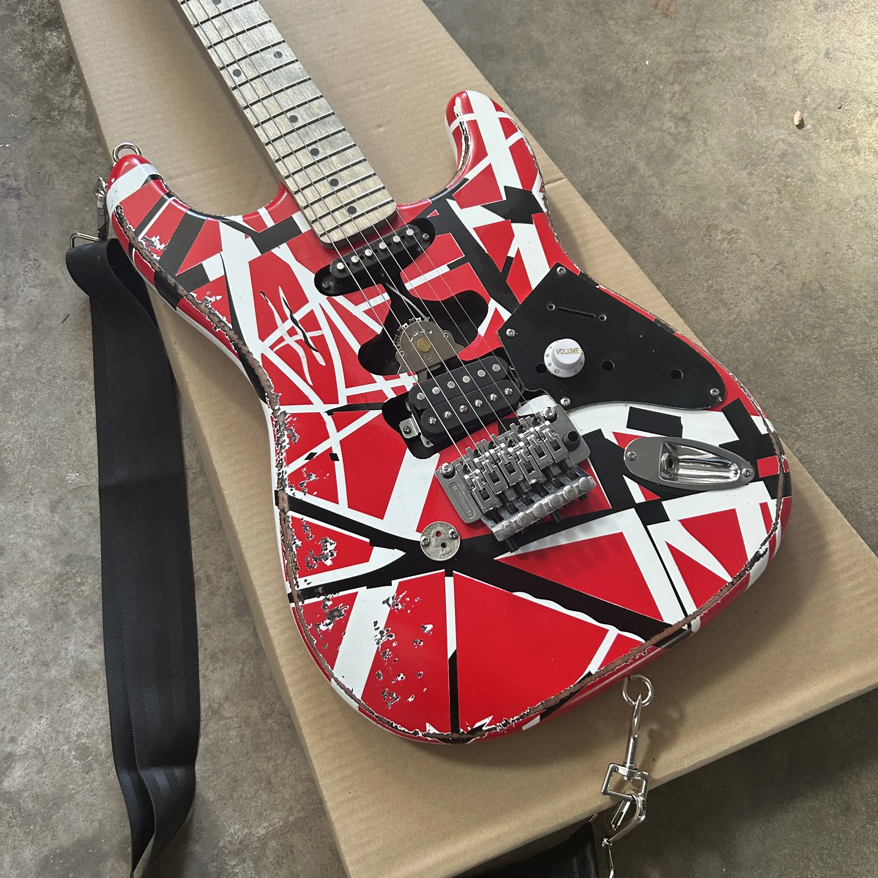 

STOCK ,Eddie Van Halen 5150 “Fran-ken” Heavy Relic Electric Guitar/Red Body/Decorated With Black And White Stripes/Free Shipping