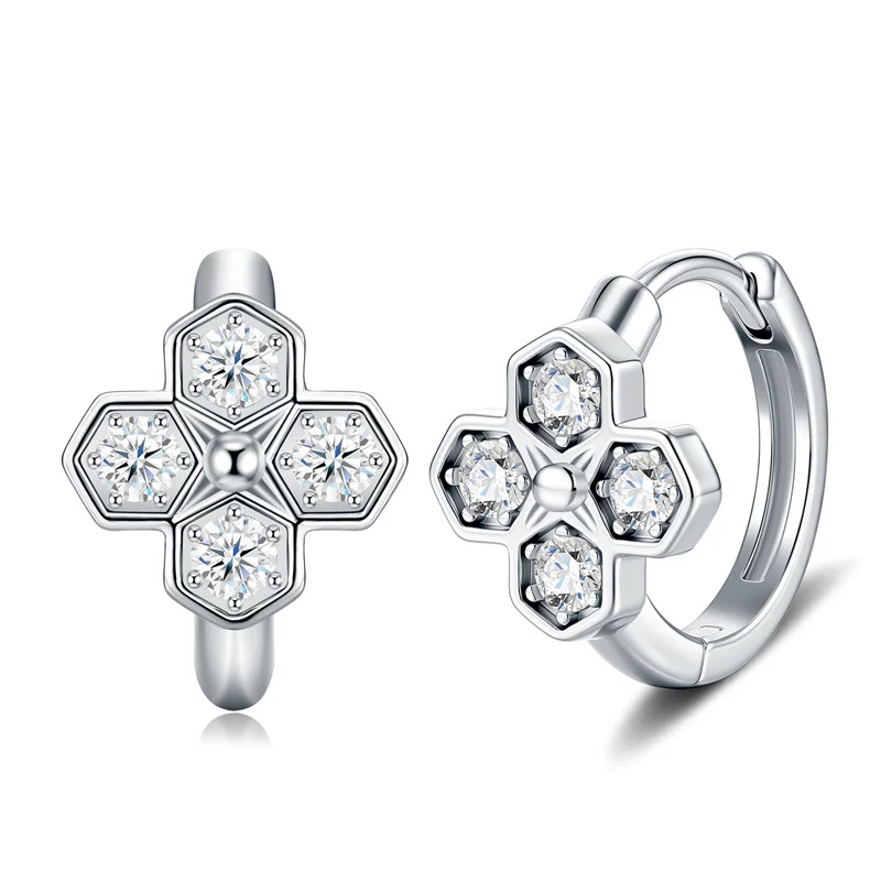 

ZFSILVER Fashion Trendy Classic 925 Silver Color D Moissanite Clover Flower Earring Charms Women Accessories Jewelry Gift E17138