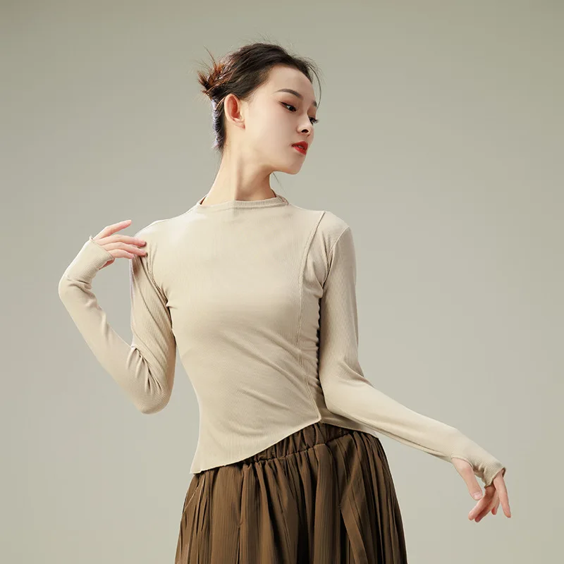 تشير بدلة الممارسة الكلاسيكية ذات الغطاء المحبوك بأكمام طويلة إلى بدلة رقص اليوغا الجديدة بدلة الجسم الصينية للرقص الحديث