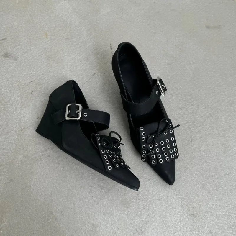 2026 Spitze Schuhe mit Schleife und Keilabsatz für Damen, Frühling und Sommer, Neue Mary Jane Schuhe mit Schnalle und Flachem Absatz