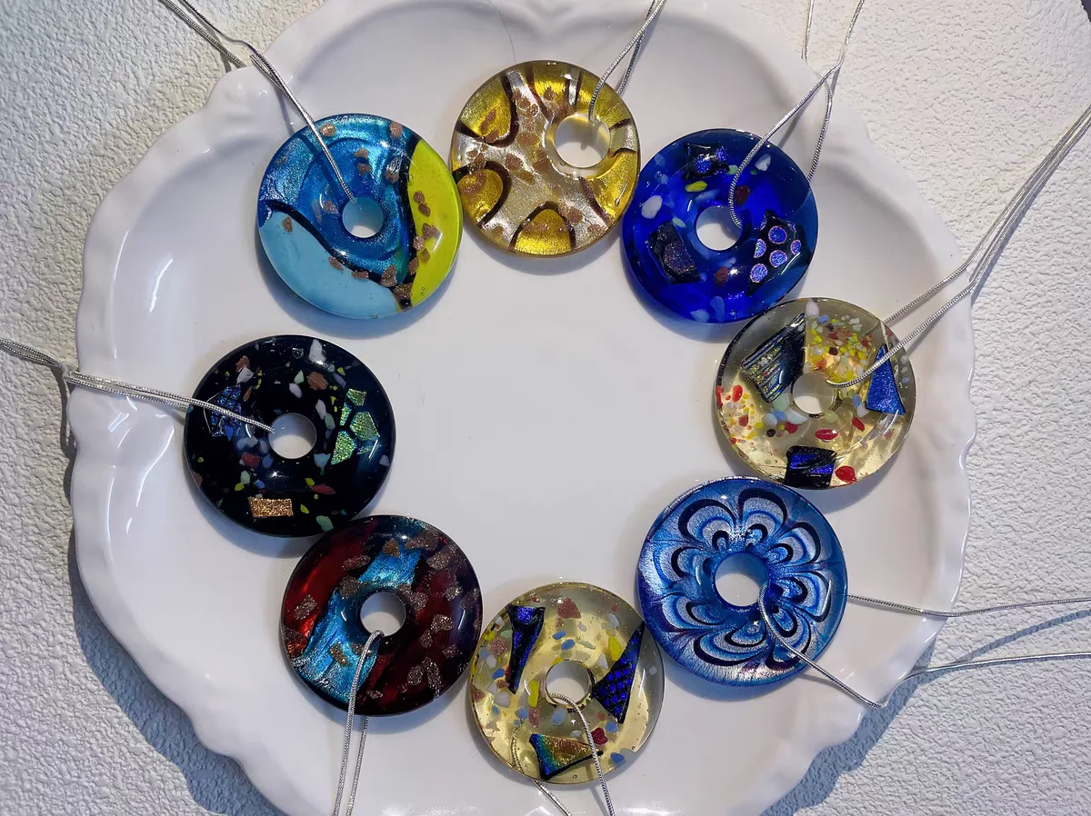 Nowy ręcznie robiony naszyjnik ze szkła Murano Lampwork Okrągły wisiorek w stylu vintage Biżuteria Prezenty