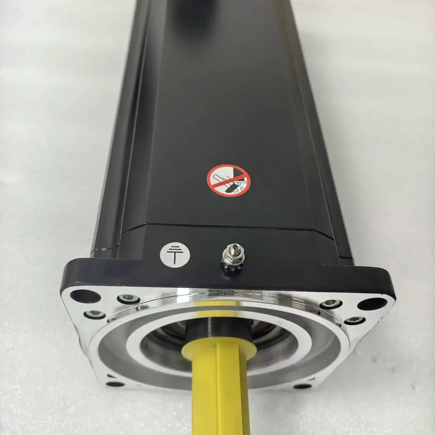 

Servo Motor SH31401P11A2000 New Original