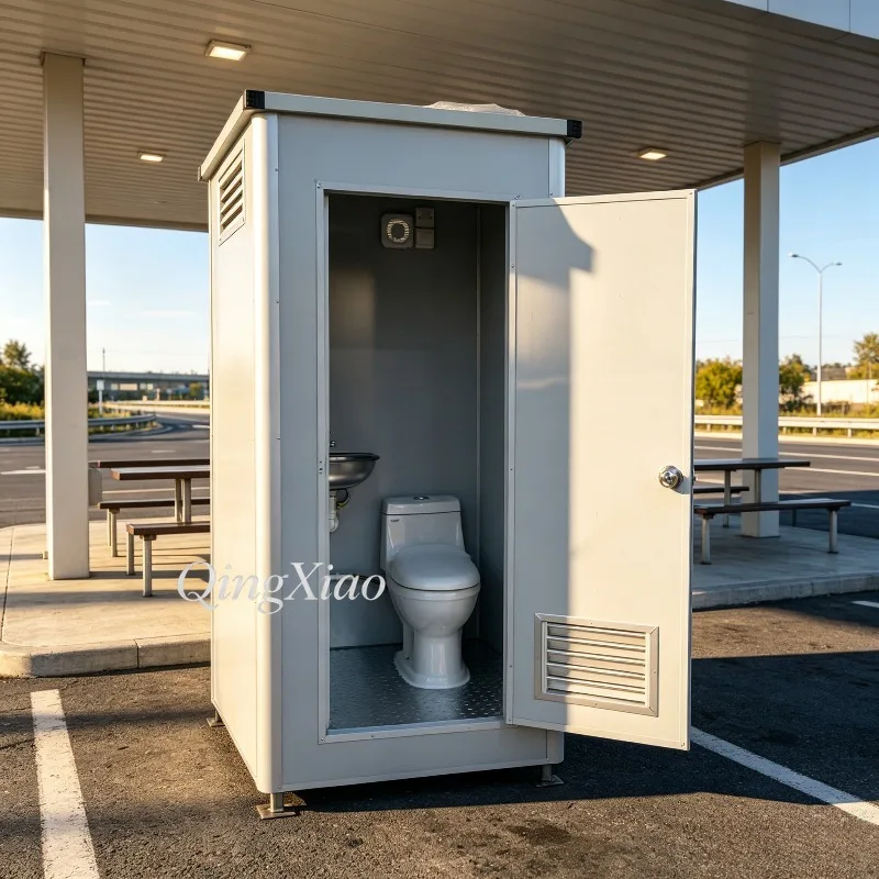 Direct From Factory 2 Stall Premium Restroom Trailer Premium Flooring Foot Pump Toilet Flush Luxury Mobile Bathroom Export