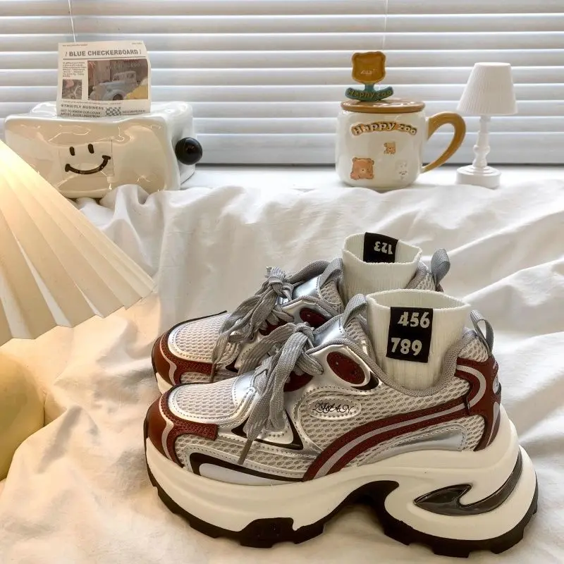 

Bestseller Retro Thick Sole Elevating Casual Sneakers for Women 2025 Spring and Autumn Comfortable Fashion Sportswear Shoes