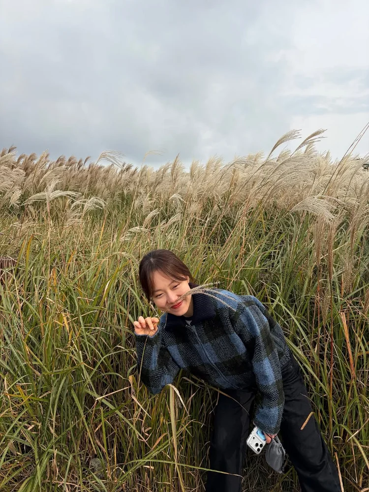 

Blue Plaid Lapel Short Women Jacket Casual Elegant Full Sleeve Zipper Pocket Loose Jackets 2025 Lady Commute Street Outwears New