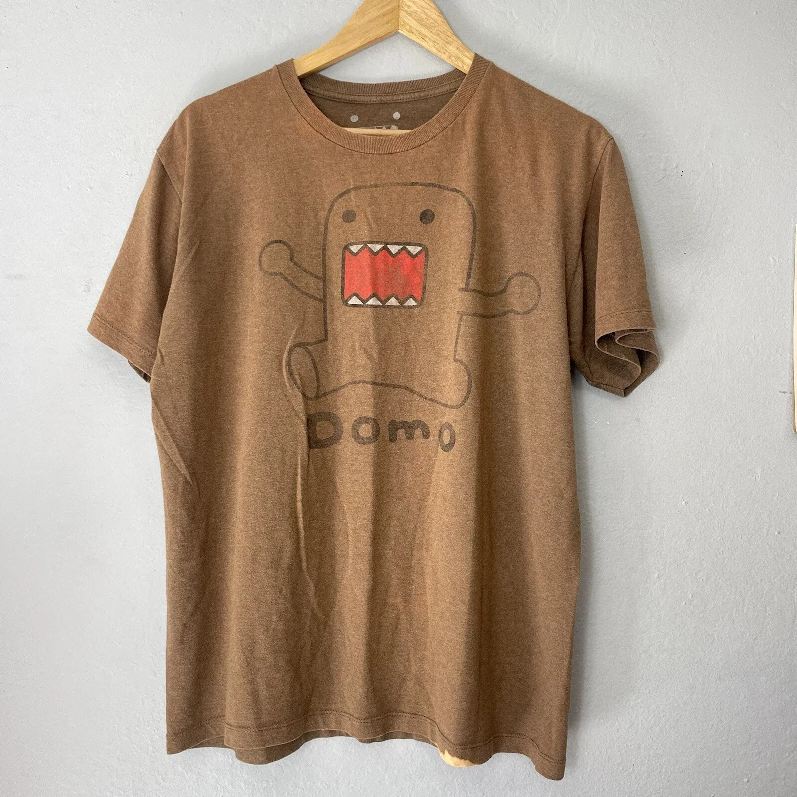 

Y2K Streetwear Domo Kun Running T Shirt Mens Large Brown Vintage 90s Style Cotton Oversized Tee Soft Fabric Retro Casual Wear