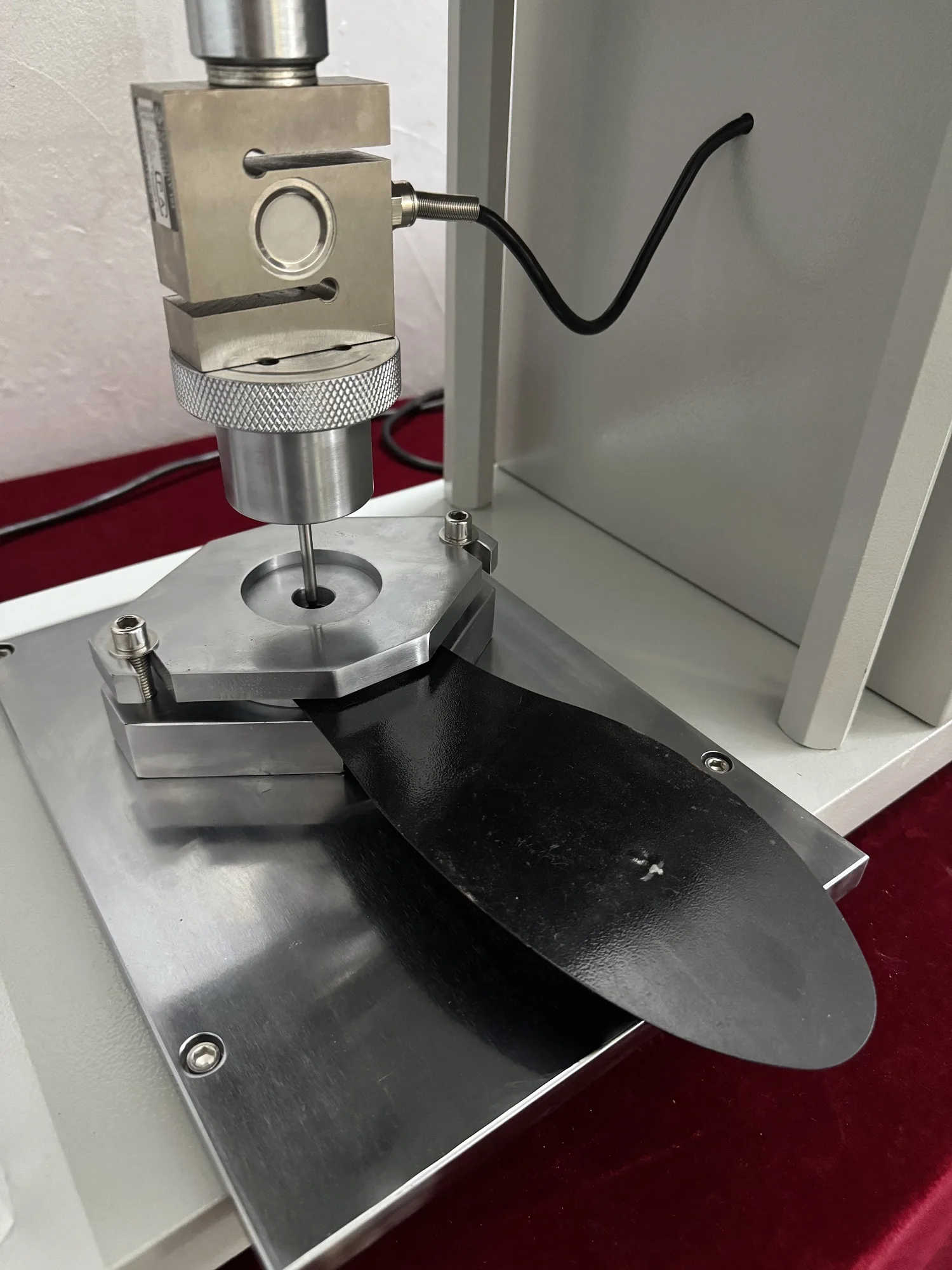 ISO 20345 EN 12568 ASTM F2413-21 معدات اختبار آلة اختبار الضغط والثقب