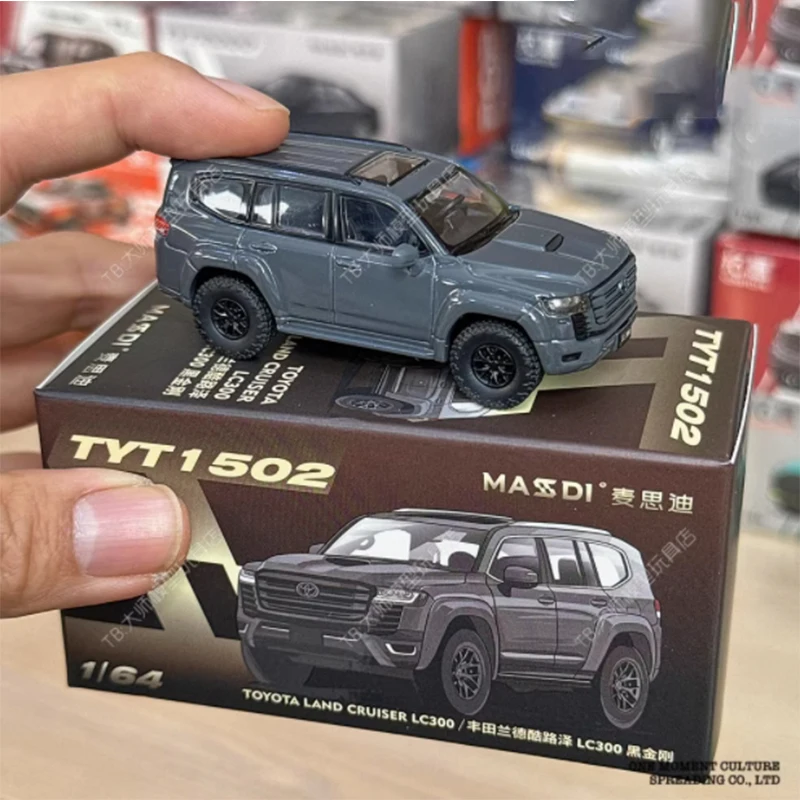 

Massdi 1:64 Scale Toyota Land Cruiser LC300 Black Wheels TYT1502 Simulation Alloy Car Model Collectible Gift Souvenir Display