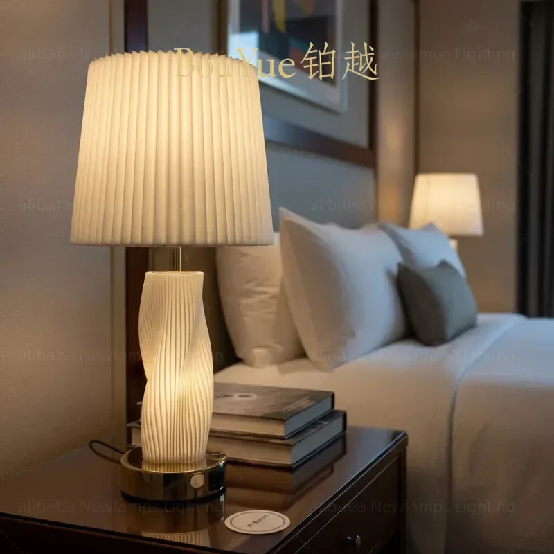 Nordic Gold Metal Pleated LED Desk Lamp Luxury Bedside Night Light Modern Home Decor for Living Room Bedroom Table Lighting