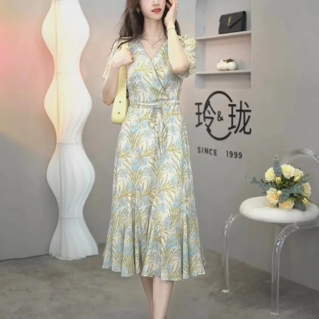 Abito a maniche corte in seta sussurro di fascia alta Estate delle donne di mezza età Nuova camicia casual Gonna che copre la pancia Gonna casual