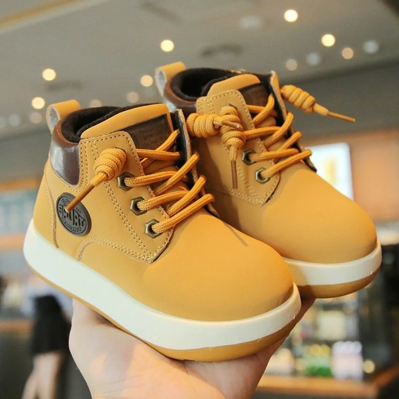 

Детские повседневные ботинки, зима 2024, модные трендовые универсальные удобные полусапожки на массивном каблуке для девочек, обувь на платформе, ботильоны для девочек