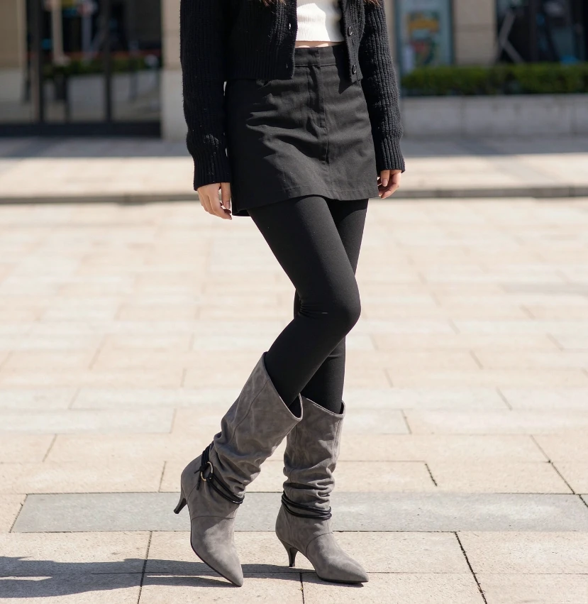 2027 Damenschuhe und Damenstiefel, braune Wildleder-Slouch-Stiefel, mittelhohe Stiefel mit spitzer Zehenpartie, Kitten-Heel, Boho-Western-Mode-Kleiderstiefeletten