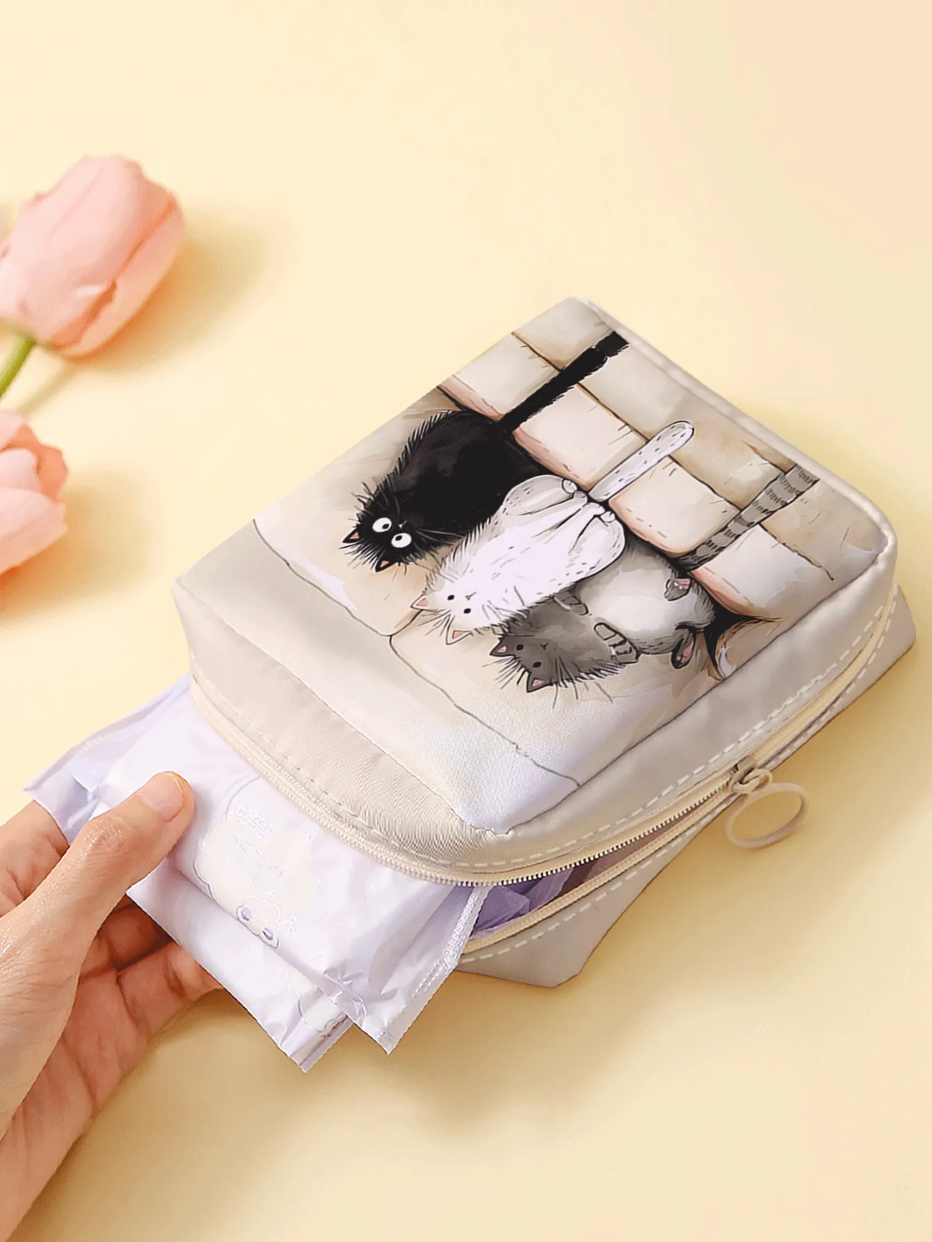 1pc, Three Fluffy Cats Printed Sanitary Napkin Storage Bag Portable Mini Makeup Pouch suitable for Daily Travel Shopping