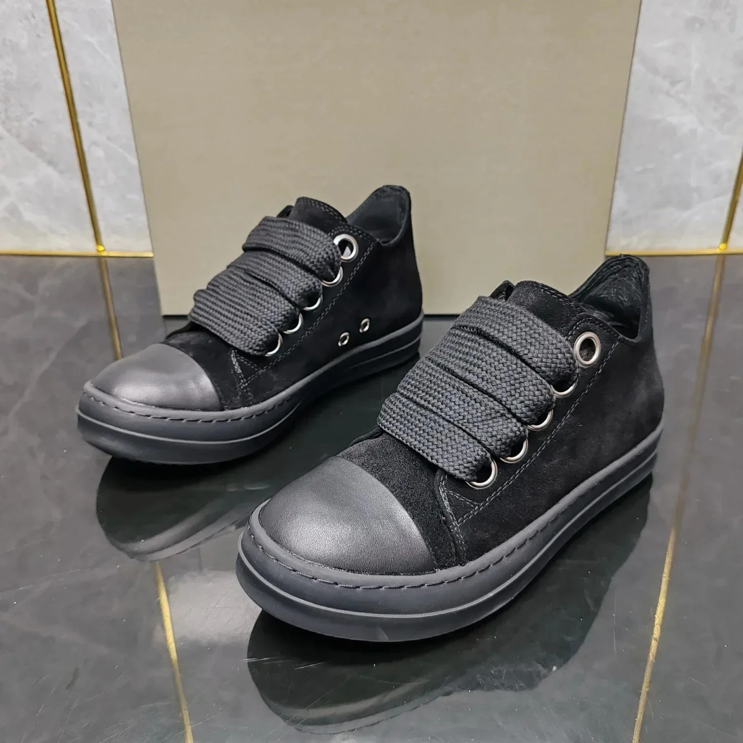 

Top Quality NEW Ro Thick bottom Soft Cow Suede Low-top Black Frosted Top Layer Cowhide Casual Simple Student Shoes Couple Shoes.