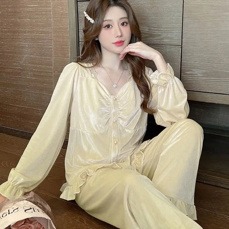 Golden Velvet Pajamas Women\'s Spring  Autumn Long Sleeved Pants Winter With Chest Pad Grace Solid Loose Causal Home Wear