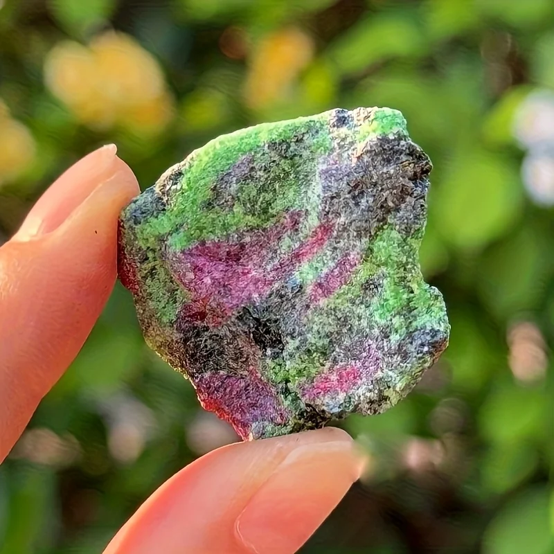 عينة من الحجر الخام روبي زيوليت - معدني كريستال روبي-أخضر، أحجار كريمة بوهيمية، مناسبة للديكور المنزلي، ديكورات العطلات #4