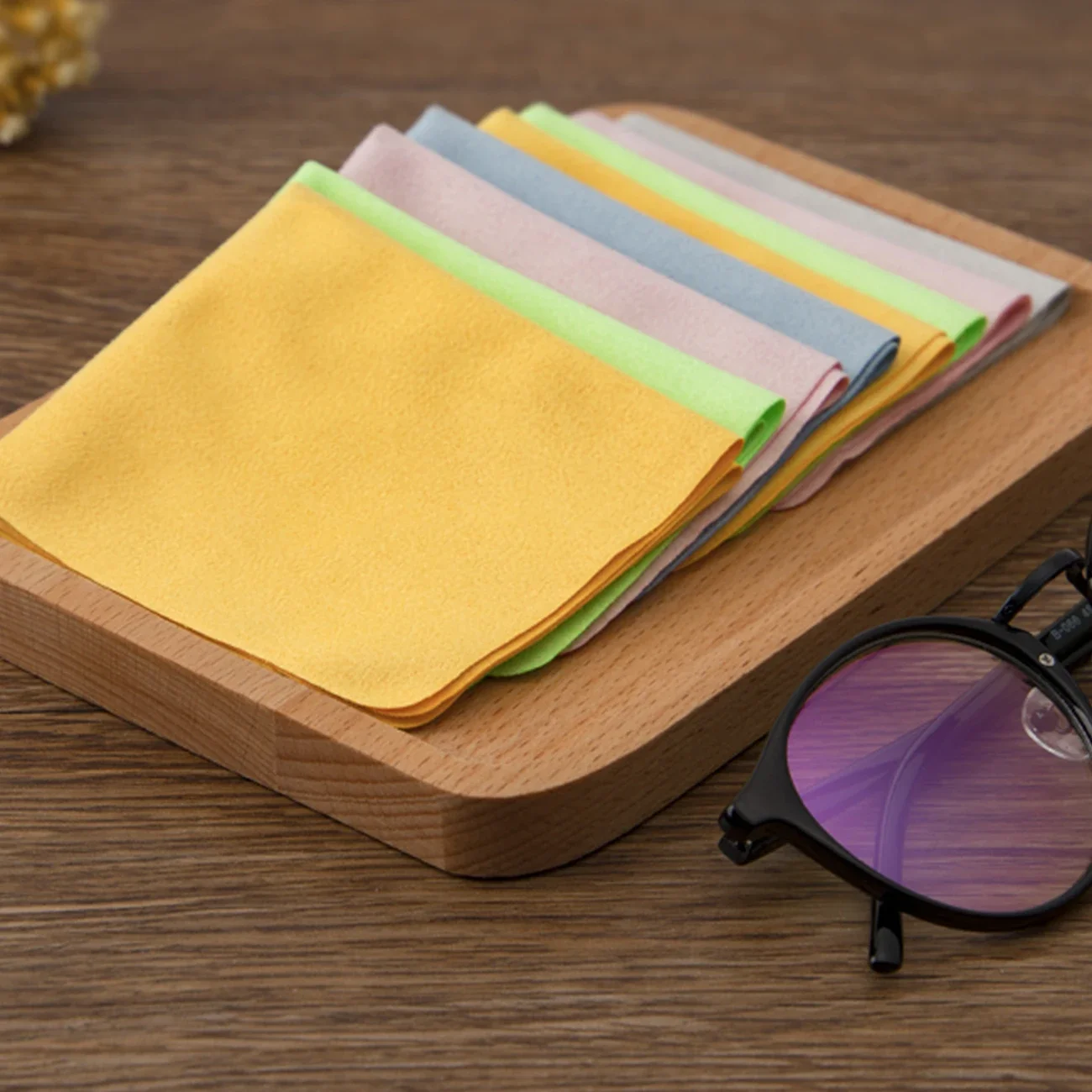 

10PCS Eyeglass Cleaning Cloth Microfiber adaptable for Screens Lenses Nylon Polaroid Glasses 15*18cm random glasses accessories