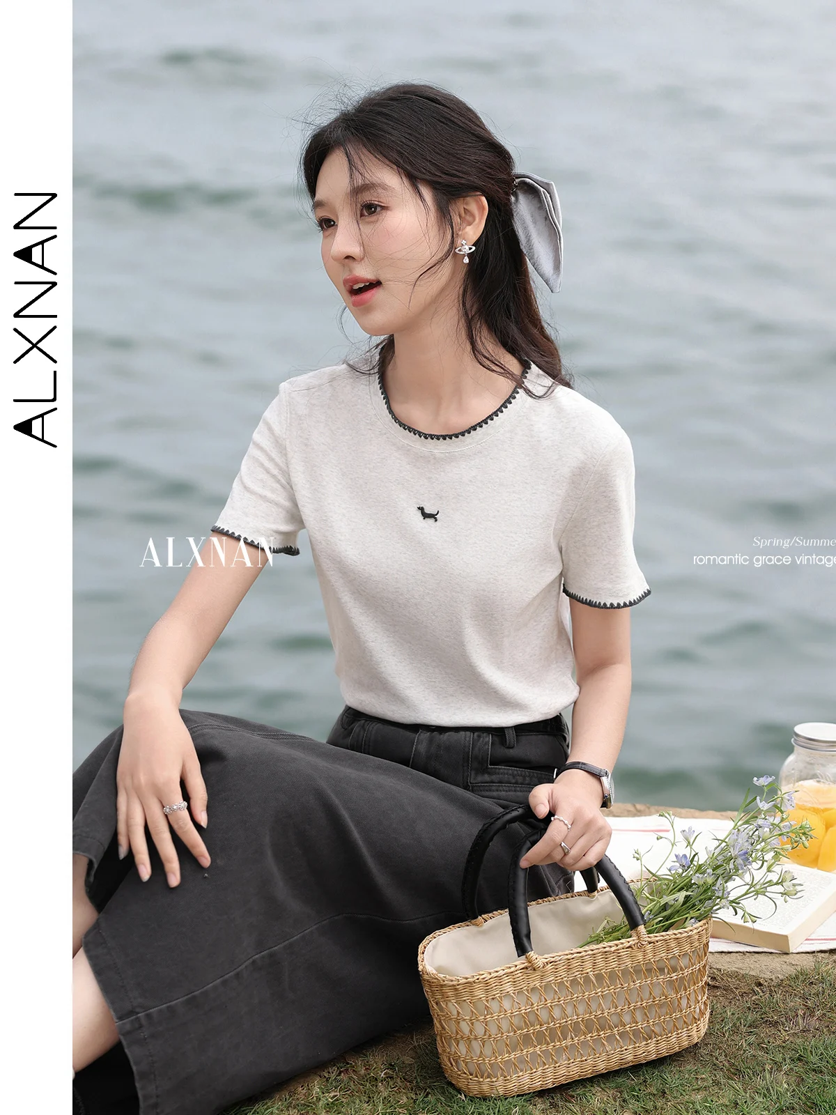 ALXNAN Dames Grijs T-shirt 2025, Zomer Borduren Korte Mouw T-shirt Elegant Katoen Kant Insert Chic Casual Top Dames L55132