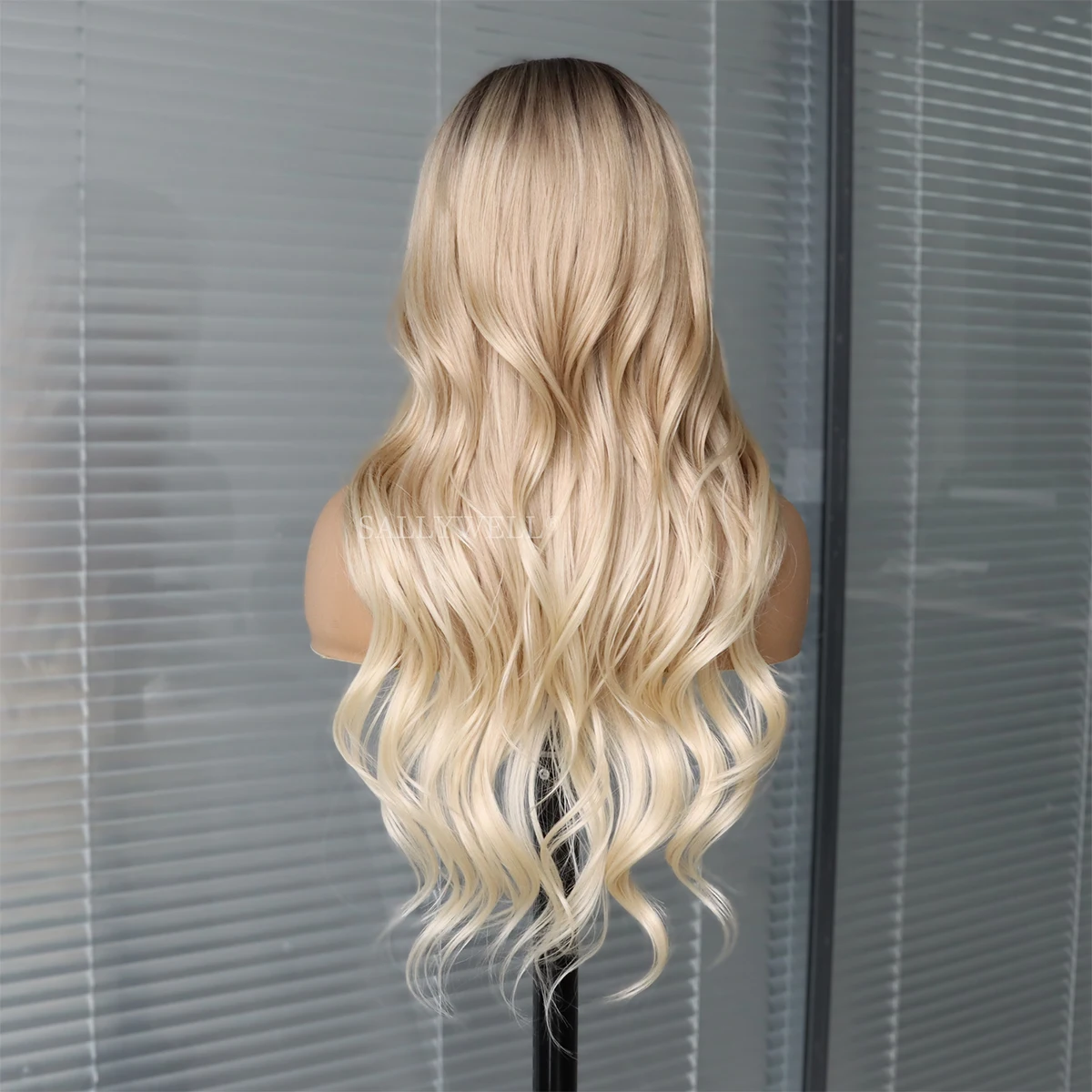 At Wave Ombre Blonde Lace Front Wig, Perruques synthétiques, Cheveux ultraviolets, Aspect naturel, Racines foncées, 3 tons, Degré de chaleur, 13x4