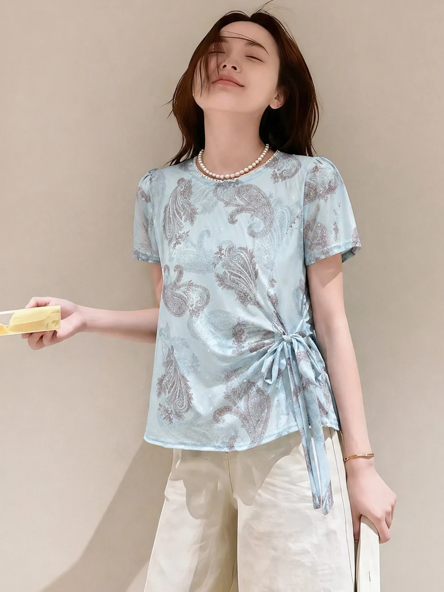 

Summer Commute Women's Short Sleeve T-Shirt Retro Print Belt Design Fashionable Top Korean Style Straight Cut Silk Material