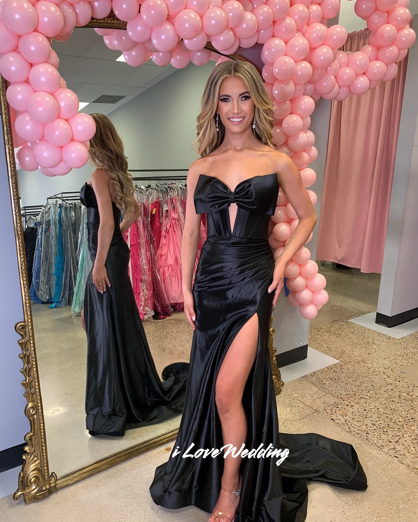 فستان أسود للحفلات الراقصة بفيونكة على شكل حرف v بدون حمالات بدون أكمام بدون ظهر حورية البحر سبليت بطول الأرض مطوي فساتين سهرات مخصصة