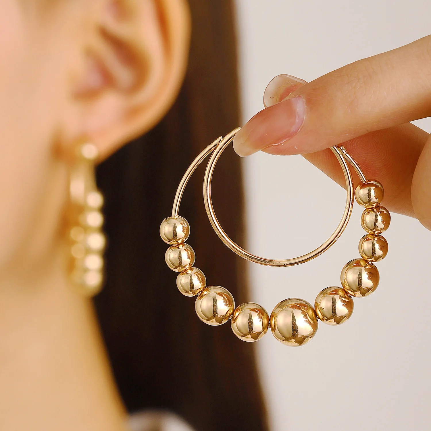 Exaggerated Fashion Beads Circle Earrings For Women Metal Earing Jewelry 2026 Trending Vintage Big Gold Color Round Earrings JN9