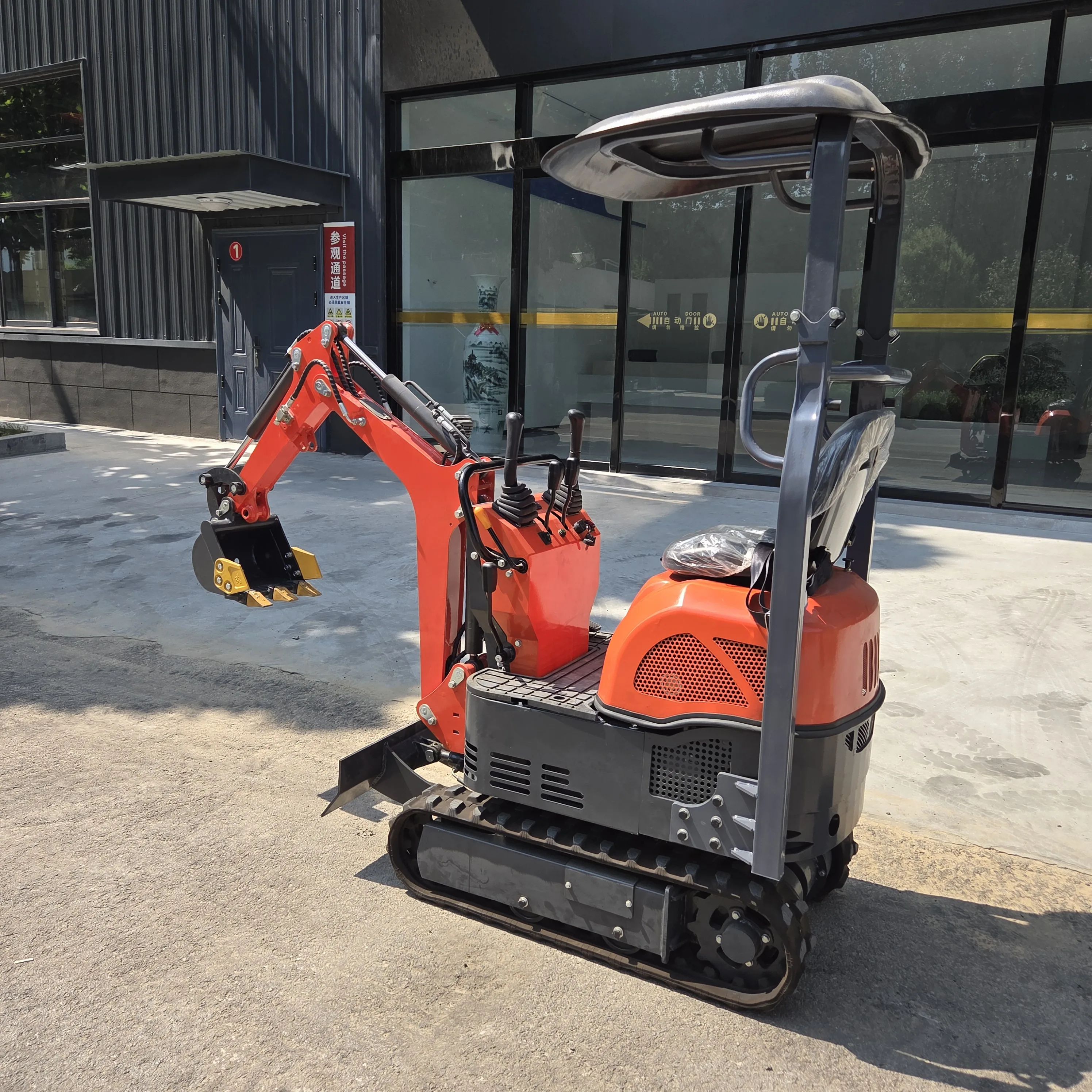 

Настраиваемый мини-экскаватор EPA 0,8 т (без хвоста) — идеально подходит для городских и ландшафтных проектов. Гибкий и удобный. Высокая эффективность.