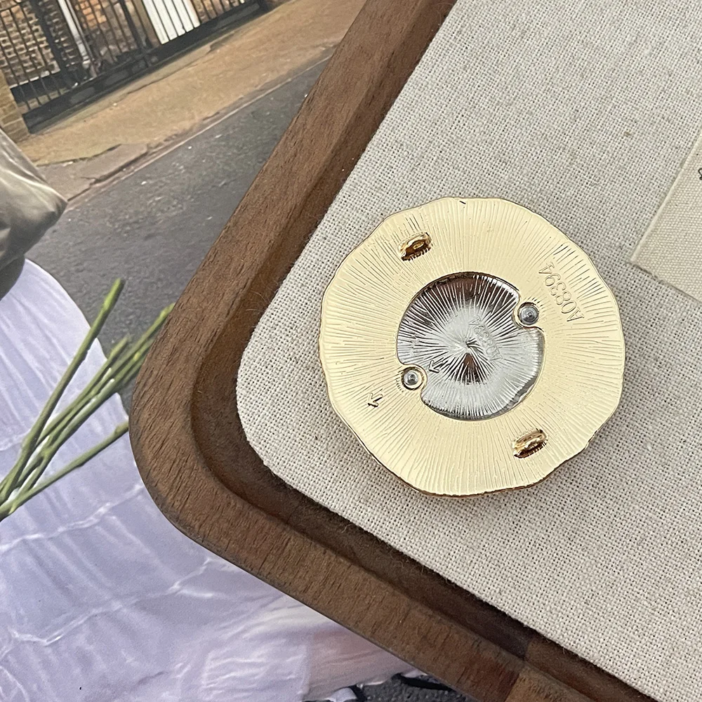 1PCS/50MM Oversized Retro High-End Metal Button Mink Coat Fur Coat Decorative Button Suit Windbreaker Versatile Clothing Button