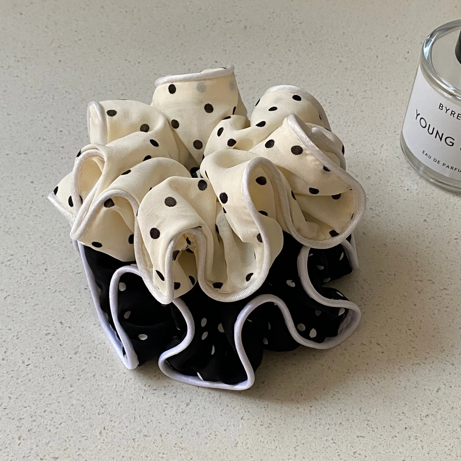 

1PC Polka Dot Scrunchies Black Beige Hair Ties, Ruffled Edge Satin Trim Hair Accessories For Women Girls Daily Wear & Party