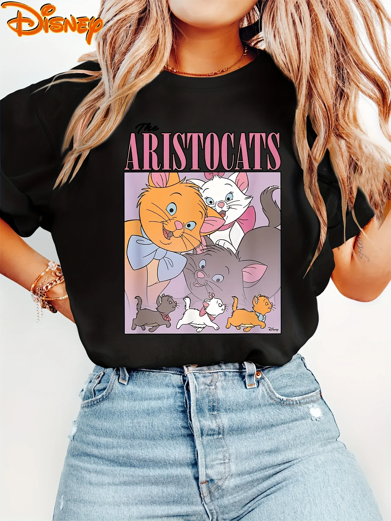 تي شيرت ديزني ذا أرستوكاتس ريترو للسيدات - طباعة ماري، دوقة، إدغار وفيجارو كات، أكمام قصيرة ناعمة قابلة للتنفس، رقبة دائرية