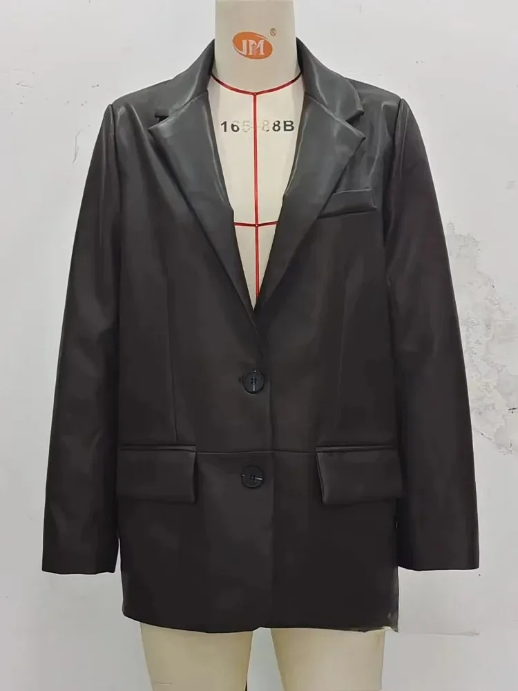 سترة نسائية من الجلد البني للمكتب من KONDALA برقبة على شكل V وأكمام طويلة وجيوب سترة كبيرة الحجم موضة خريف 2025 ملابس خارجية #6