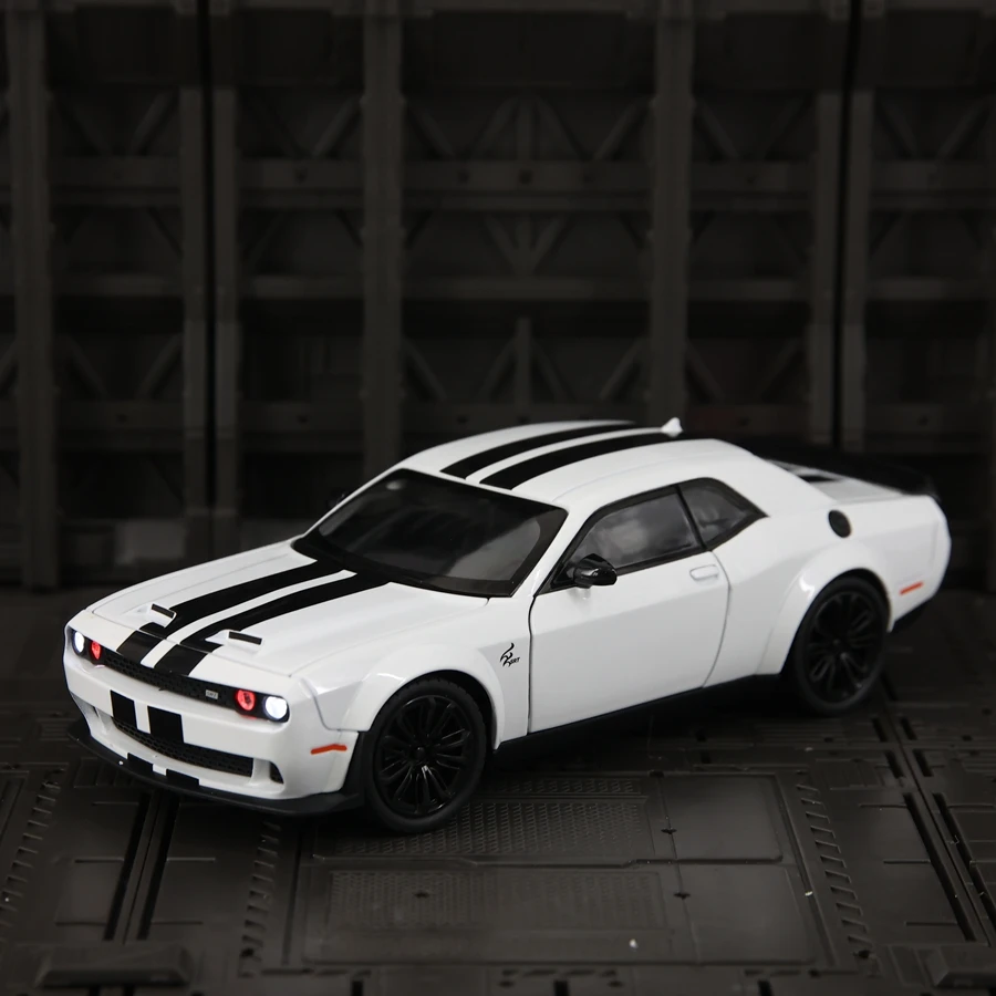 1:22 Dodge Hellcat SRT liga modelo de carro supercar porta de carro de brinquedo infantil e porta do capô do motor pode ser aberto