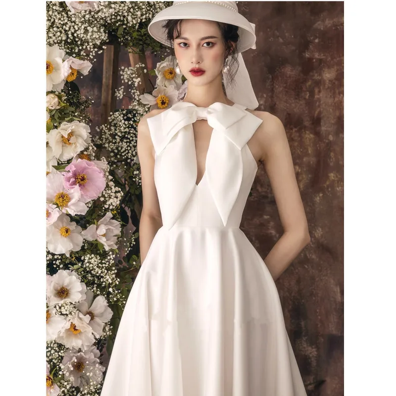 Vestido de novia ligero francés satinado 2025, nueva licencia, vestido pequeño blanco simple, generalmente se puede usar vestidos de mujer