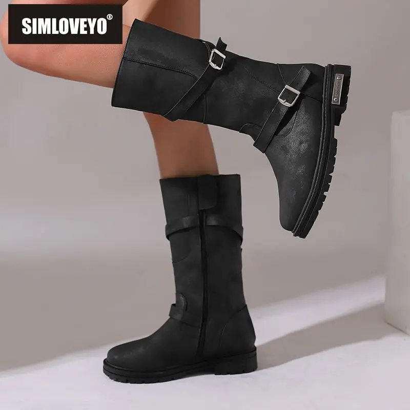 

SIMLOVEYO 2025 Модные женские ботинки до середины икры с круглым носком на толстом каблуке 4 см, застежка-молния, пряжка ремня, большие размеры 46 47 48 Повседневная обувь для отдыха