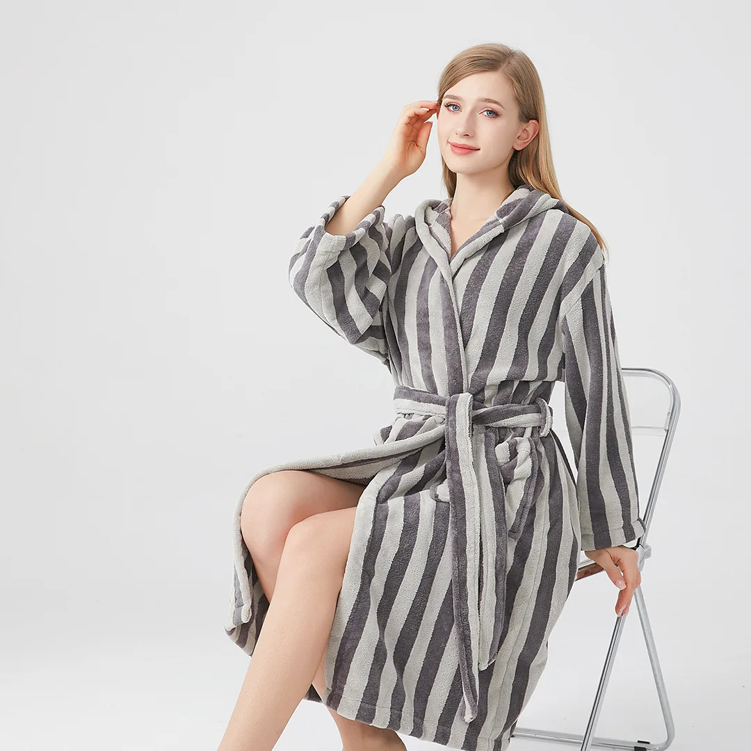 Winter New Female Robe Sleepwear Thickened Coral Fleece Bathrobe Nightgown Warm Loose Flannel Home Dressing Gown Lounge Wear