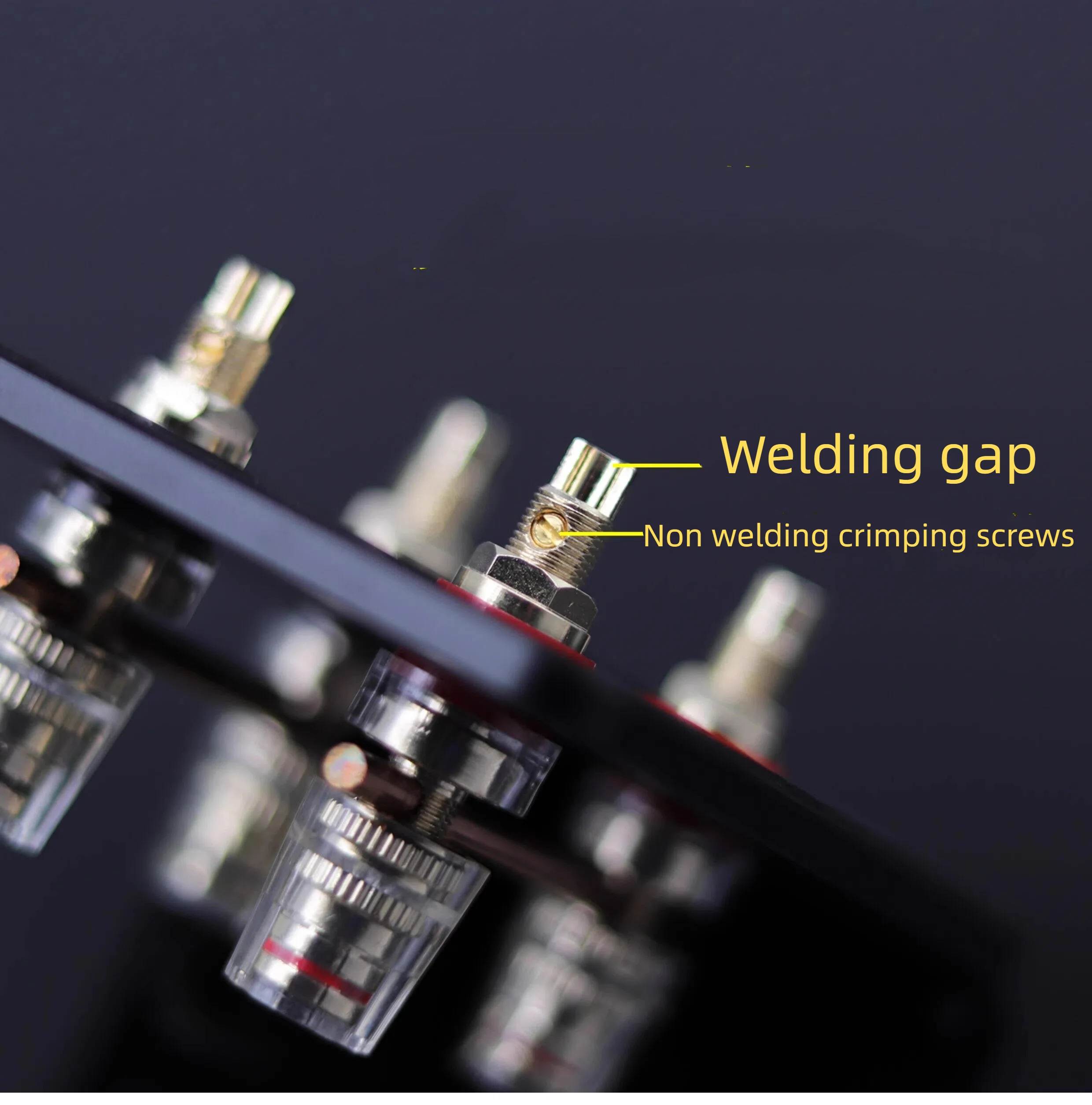 1 Stück GHXAMP 4-Wege-Lautsprecheranschlusskappe, vollständig aus Messing, vergoldet, für Bi-Wire-Verbindungen geeignet, 122 x 96 mm. – Detail 5