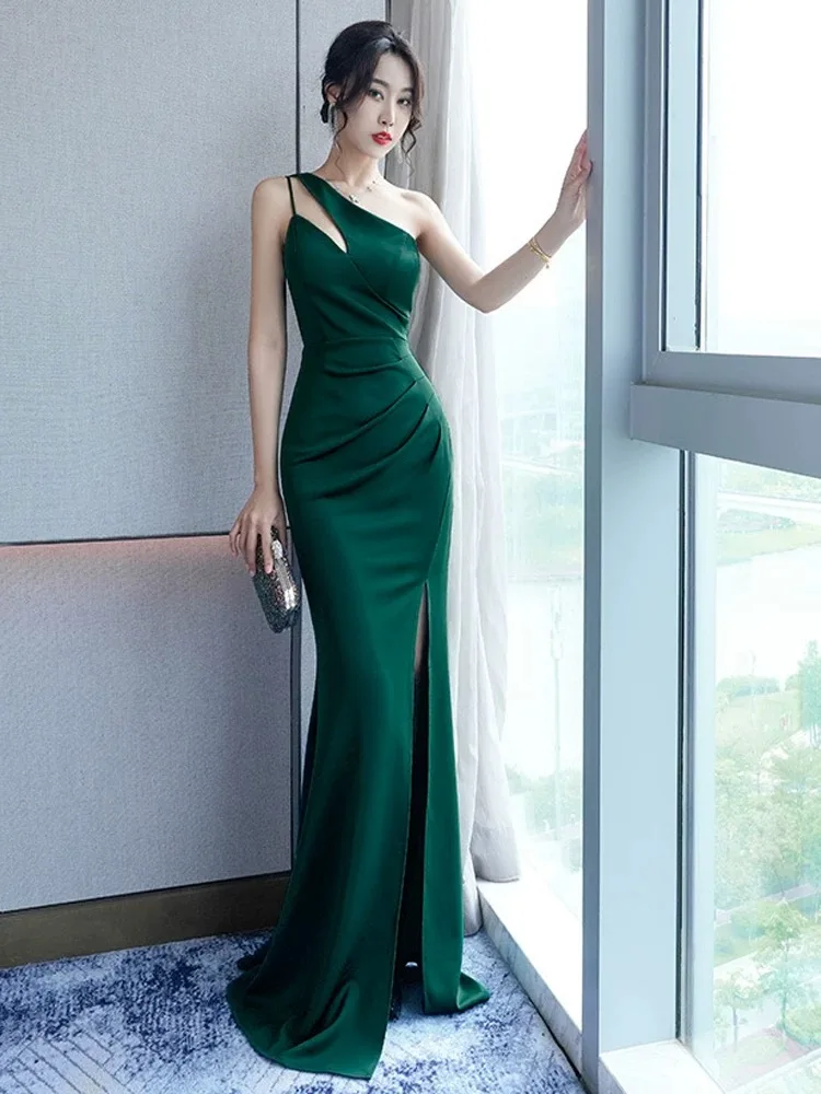 

New No. 64 evening dress for women, high-end banquet host temperament, slim slanted shoulder dress