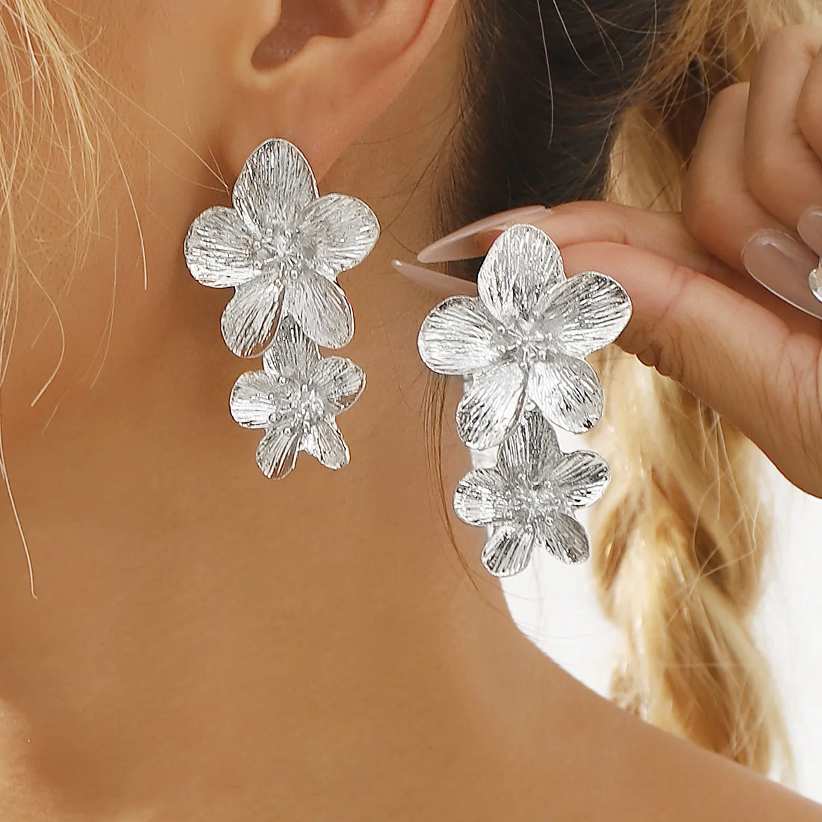 Fashionable Sweet Flower Necklace Vintage Elegant Versatile Alloy Floral Earrings and Rings