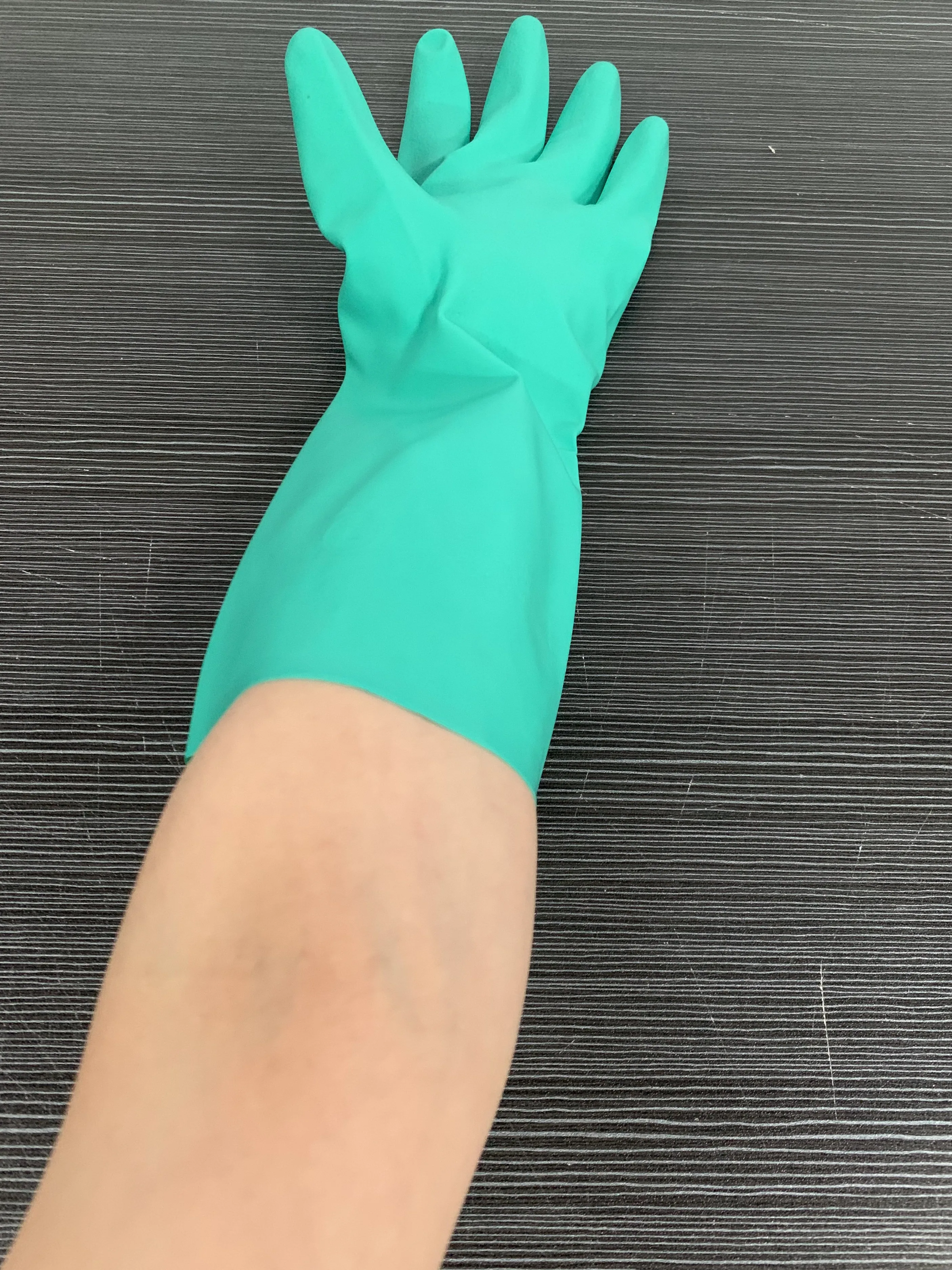 Ansell AlphaTec® Solvex® 37-873 (1 pair) Tough, comfortable nitrile glove for chemical and liquid protection