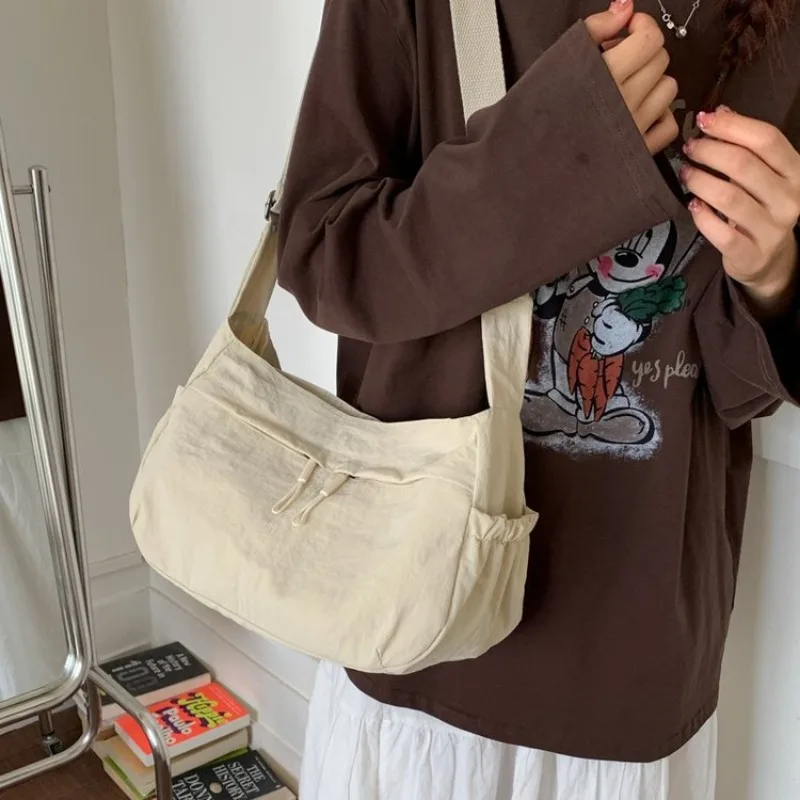 

Chic Designer Diaper Bags: Women's Luxury Leather Crossbody Tote, Elegant Simple Vintage Fashionable Large Capacity Bag