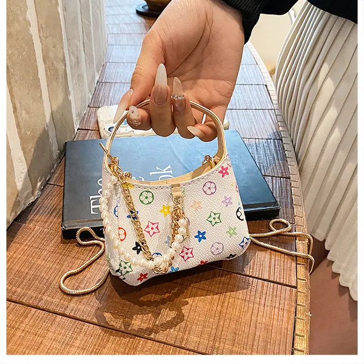 

Новая французская белая трехцветная мини-сумка для пожилых женщин, модная высококачественная сумка через плечо с цепочкой для выхода в свет