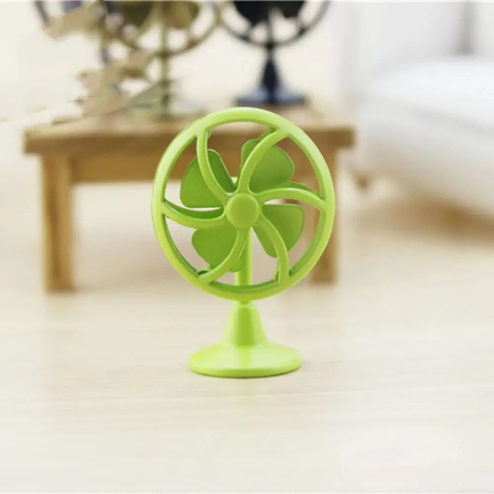 Kreatywny elektryczny wentylator do domku dla lalek w skali 1:12, retro żelazna rama, meble dla lalek, domek do zabawy, 4 łopatki wentylatora, mini model wentylatora, zabawka DIY