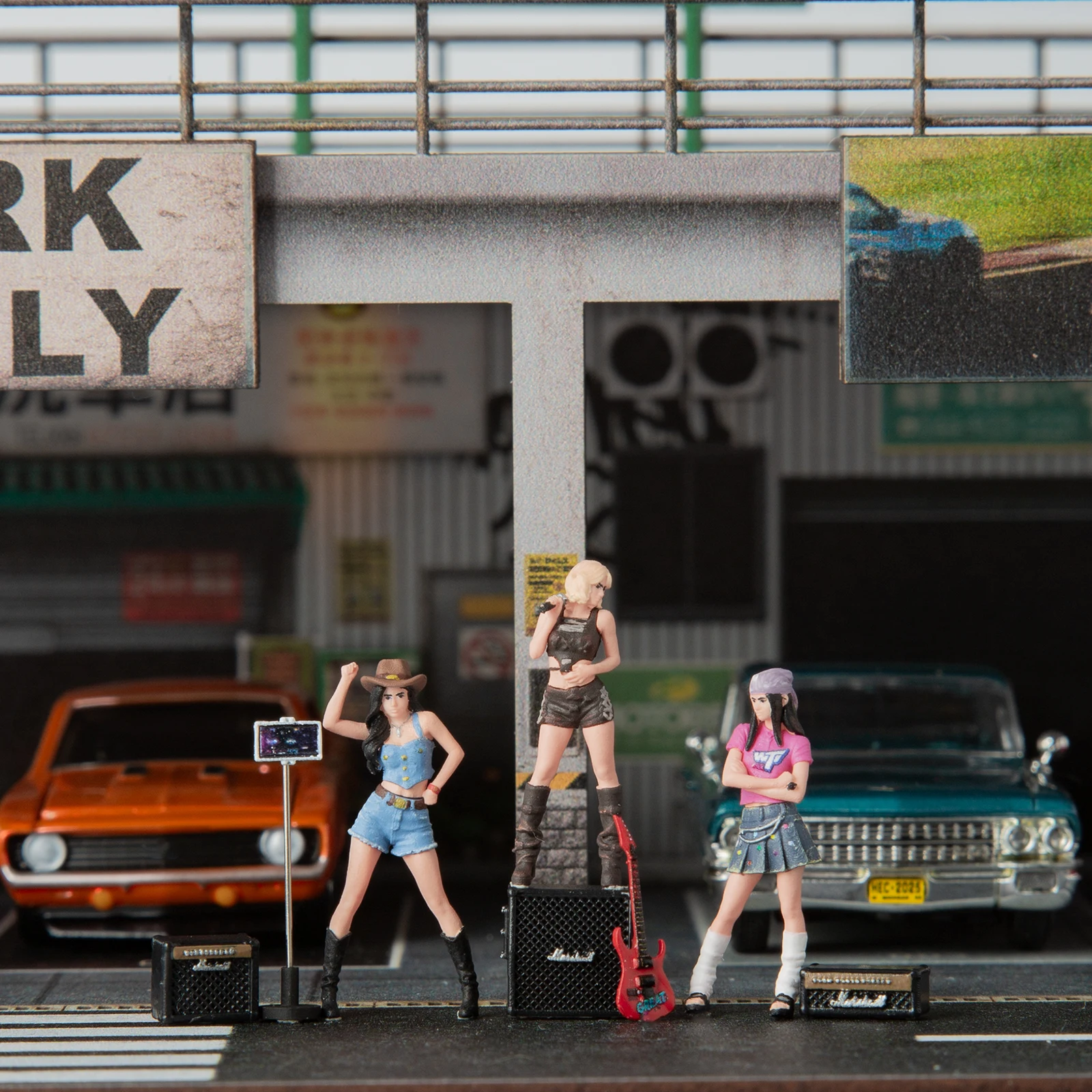 1/64 Female Figures Resin Miniatures Music Band Diorama Accessories for Diecast Model Car Display Hand Painted AFA Model
