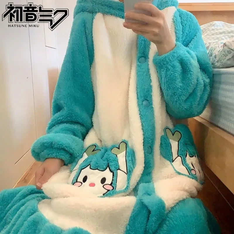 

Милый халат с капюшоном из мультфильма Хацунэ Мику для девочек, зимний модный теплый и морозостойкий комплект домашней одежды, можно носить в качестве пижамы