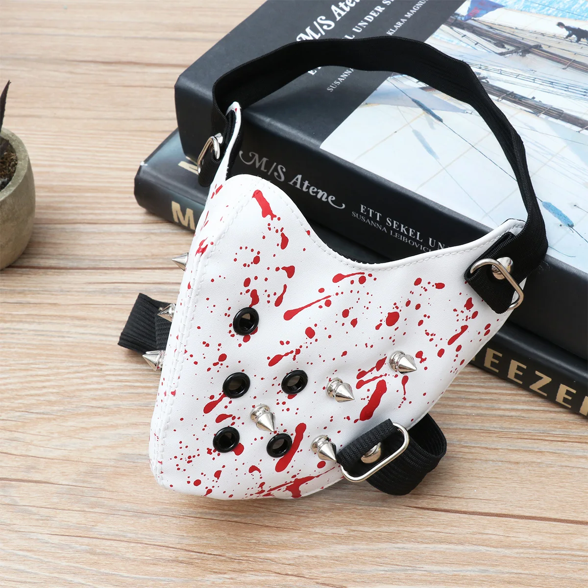

Rivet Half Face Mask Halloween Style Cool Mask Punk Design Adjustable Elastic Band for Cosplay Carnival