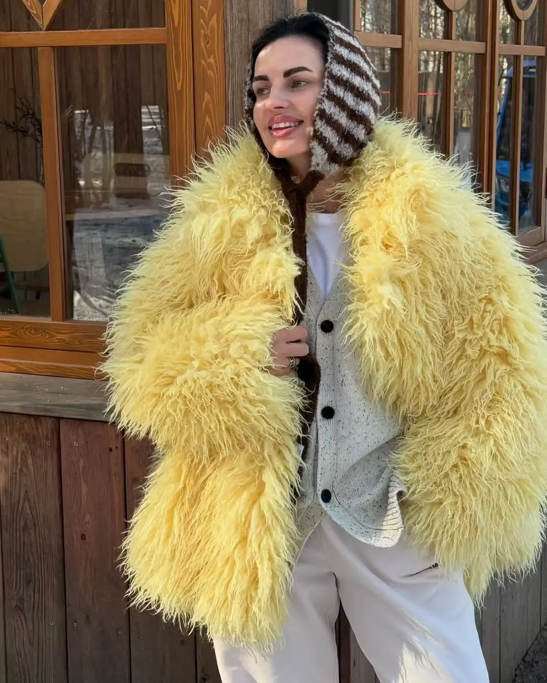 Faux Fur Coats Women Solid Fur Jacket Oversize Scarf Round Neck Long Sleeve Open Stitch Thick Warm Fur Casual 2025 Autumn Winter